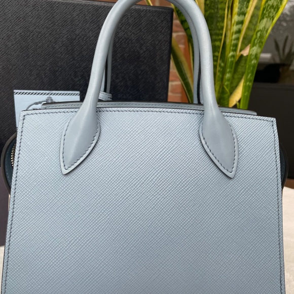 Saffiano Leather Prada Monochrome Bag - Picture 5 of 14